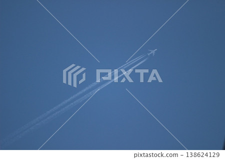 藍天空中云彩 138624129