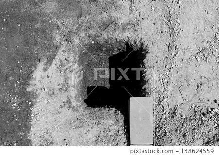 Using black and white ink to mark the lines and dig holes to bury the "Fence Block 300 Type" Using black and white ink to mark the lines and dig holes to bury the "Fence Block 300 Type" 138624559