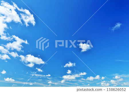 夏天藍天和雲彩 夏天藍天和雲彩 138626052