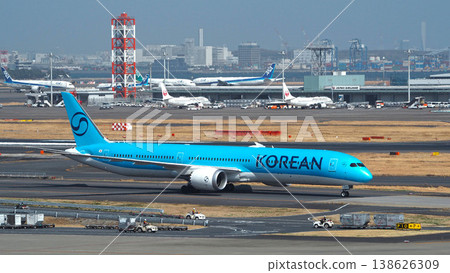 Boeing 787, Korean Air's blue airplane Boeing 787, Korean Air's blue airplane 138626309