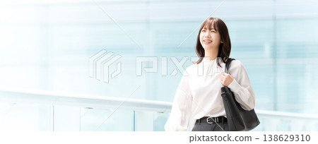 Women walking in the office district / businesswomen (for LPs and banners) Women walking in the office district / businesswomen (for LPs and banners) 138629310