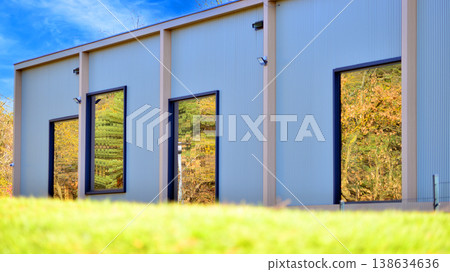 A rooms made of glass and metal for shops or offices. Construction industry. Rental property. A rooms made of glass and metal for shops or offices. Construction industry. Rental property. 138634636