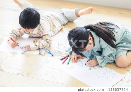 Children to paint 138637824