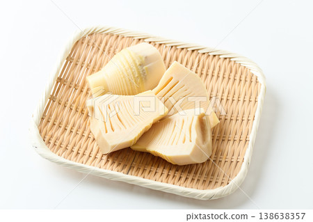 Underboiled bamboo shoots 138638357