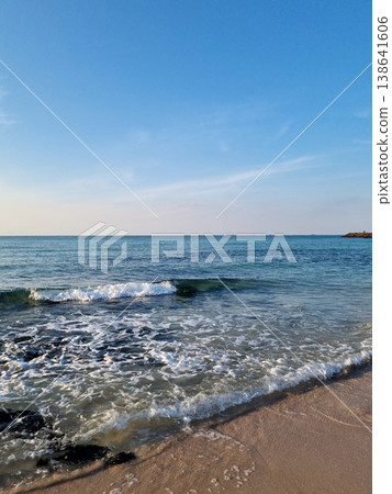 This is Gwakji Beach in Jeju Island, which has basalt rocks. 138641606