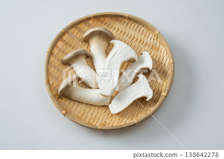king oyster mushroom king oyster mushroom 138642278