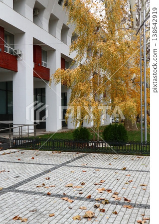 Autumn sketches in the city. 138642919