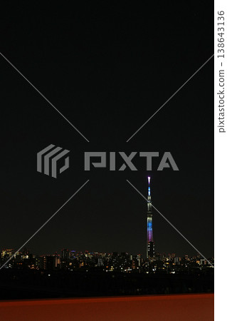 從首都高速公路眺望：東京晴空塔 138643136