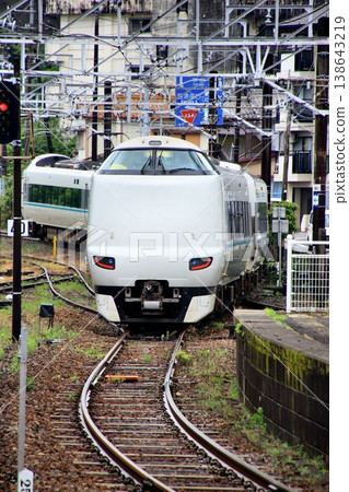 特快列車「黑潮」287系列連接京都/大阪和南紀… 138643219