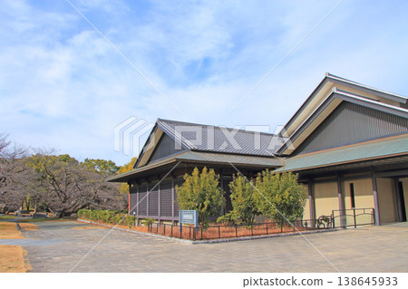 從愛知縣名古屋市看到的名古屋能劇場。 從愛知縣名古屋市看到的名古屋能劇場。 138645933