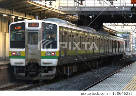 Joetsu Line 211 series with arrow feather pattern (updated train: Takasaki ⇔ Minakami) Joetsu Line 211 series with arrow feather pattern (updated train: Takasaki ⇔ Minakami) 138646285