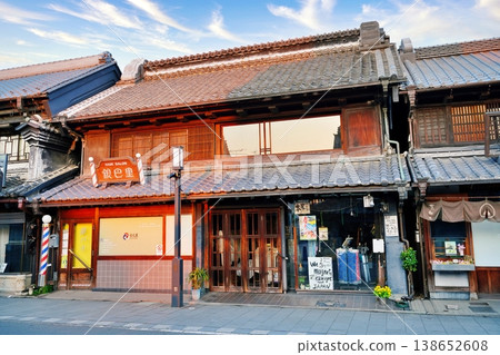 Koedo Kawagoe Ichiban-gai Shopping Street: A townscape of traditional storehouses 138652608