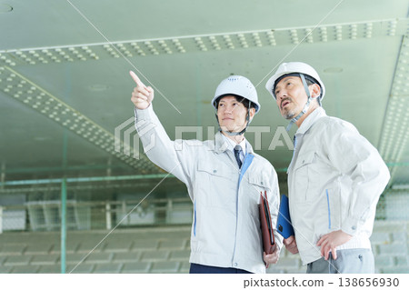 檢查建築物的工程師 138656930