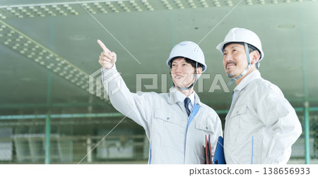 檢查建築物的工程師 138656933