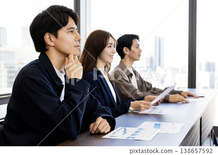 People taking the seminar 138657592