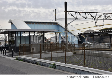 三重縣鈴鹿市的JR笠里站及週邊城鎮景觀。 三重縣鈴鹿市的JR笠里站及週邊城鎮景觀。 138658043