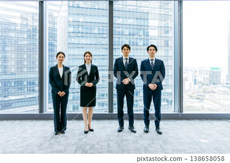 Businessmen working in the office 138658058