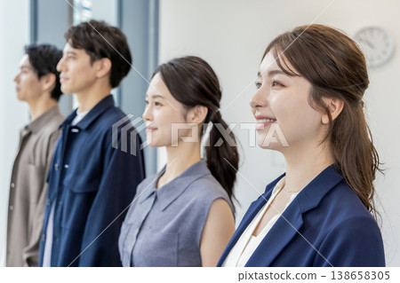 Horizontal business group 138658305