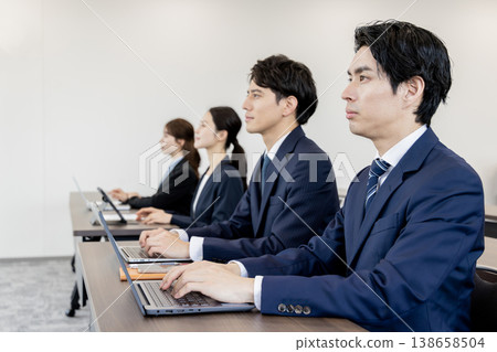 接受訓練的商人 接受訓練的商人 138658504