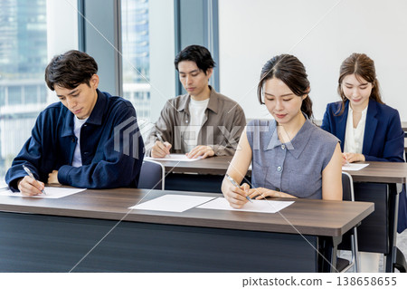 參加考試的人 參加考試的人 138658655