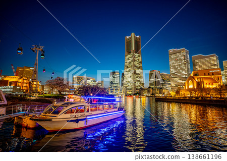 (Kanagawa Prefecture) Springtime Twilight at Yokohama Minato Mirai Canal Park (Kanagawa Prefecture) Springtime Twilight at Yokohama Minato Mirai Canal Park 138661196