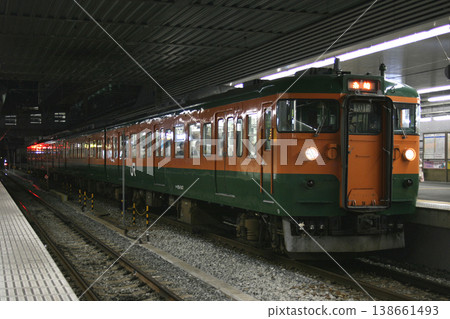 [JR-W] 山陽本線115系列車（K型編組：岡山 ⇔ 三原） 138661493