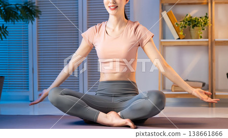 Women who do yoga Women who do yoga 138661866