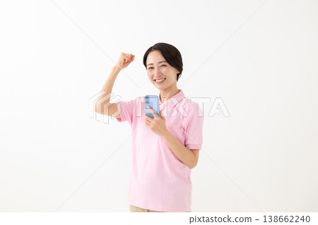 有智慧型手機的女人 138662240