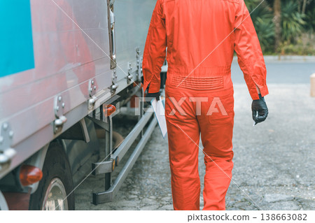Large Vehicle Mechanic Large Vehicle Mechanic 138663082
