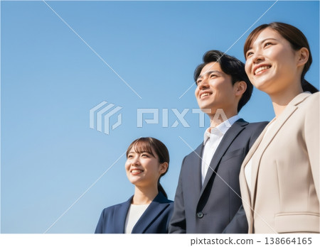 著眼於未來的商業人士，無論男女。 138664165