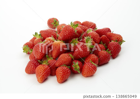看起來很美味的新鮮草莓 看起來很美味的新鮮草莓 138665049