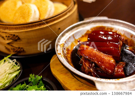 Taiwanese cuisine: Braised pork belly and xiao long bao set (Chinese/Asian cuisine) Taiwanese cuisine: Braised pork belly and xiao long bao set (Chinese/Asian cuisine) 138667984