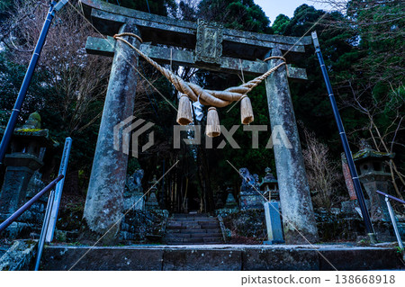 Dawn at Kamishikimi Kumanoza Shrine [Takamori Town, Aso District, Kumamoto Prefecture] 138668918