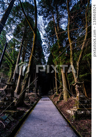 Dawn at Kamishikimi Kumanoza Shrine [Takamori Town, Aso District, Kumamoto Prefecture] 138668924