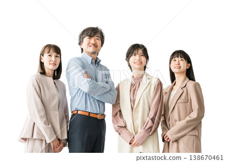 Businessmen and businesswomen lined up in the corridor of an office building 138670461
