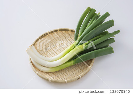 Bent green onion Bent green onion 138670540