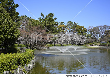 名古屋市名城公園(北花園)的大受池 名古屋市名城公園(北花園)的大受池 138673964