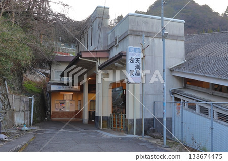 從生駒纜車線寶山寺站前眺望(奈良縣生駒市) 從生駒纜車線寶山寺站前眺望(奈良縣生駒市) 138674475