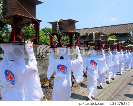 Aso Summer Festival: Ota Matsuri (Rice Field Festival) - A procession of roaring sounds (Kumamoto Prefecture) 138676285
