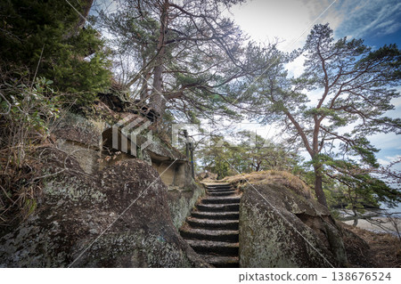 松島大島洞窟遺址:雕刻在岩石上的紀念儀式與信仰景觀,宮城縣 松島大島洞窟遺址:雕刻在岩石上的紀念儀式與信仰景觀,宮城縣 138676524