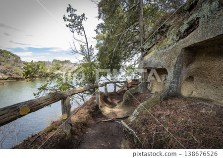 松島大島洞窟遺址:雕刻在岩石上的紀念儀式與信仰景觀,宮城縣 松島大島洞窟遺址:雕刻在岩石上的紀念儀式與信仰景觀,宮城縣 138676526