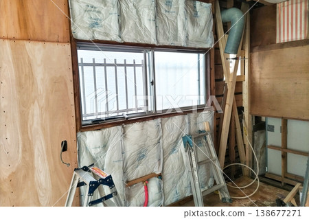 獨立式住宅的抗震建築工地 獨立式住宅的抗震建築工地 138677271