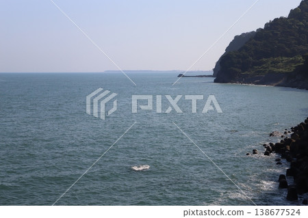從奧突海岸眺望禦前崎（靜岡縣靜岡市駿河區） 138677524