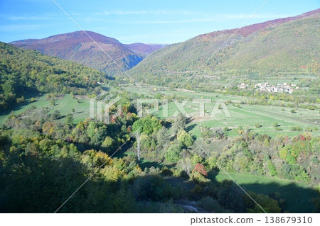 北馬其頓馬夫羅沃國家公園附近的鄉村景色 北馬其頓馬夫羅沃國家公園附近的鄉村景色 138679310