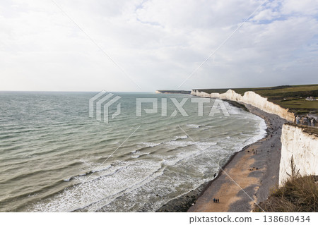 White chalk cliffs along the scenic English coastline 138680434