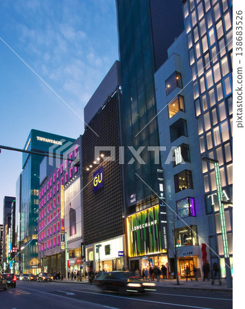 Evening view of the bustling Ginza 4-chome intersection (March 2026) Evening view of the bustling Ginza 4-chome intersection (March 2026) 138683526