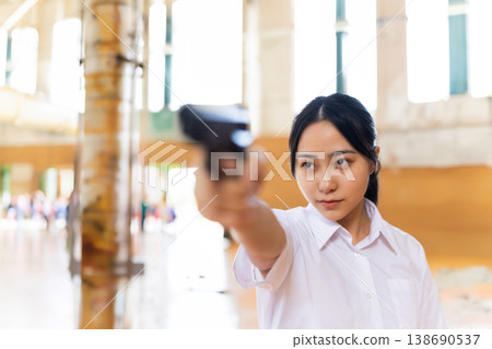 高中女生開槍 138690537