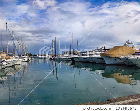 View of the famous Fort Carre and yachts at the Port Vauban in Antibes, France. 138690672