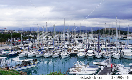 View of the famous Fort Carre and yachts at the Port Vauban in Antibes, France. 138690696