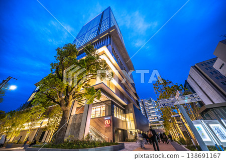 橫濱的城市景觀，包括位於關內站前的新建的橫濱關內塔（4月9日）。 138691167